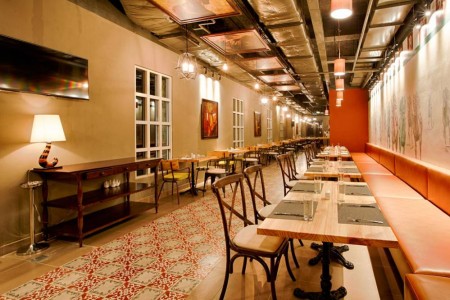 [lang en]Dining[/lang][lang vi]Nhà-hàng-và-quầy-bar[/lang]