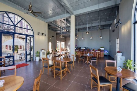 [lang en]Dining[/lang][lang vi]Nhà-hàng-và-quầy-bar[/lang]